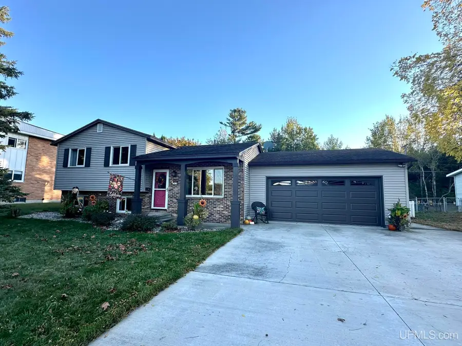 2801 S 5th, Escanaba, MI 49829 - #2