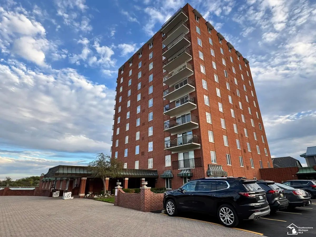 3301 Biddle #5B, Wyandotte, MI 48192 - #1