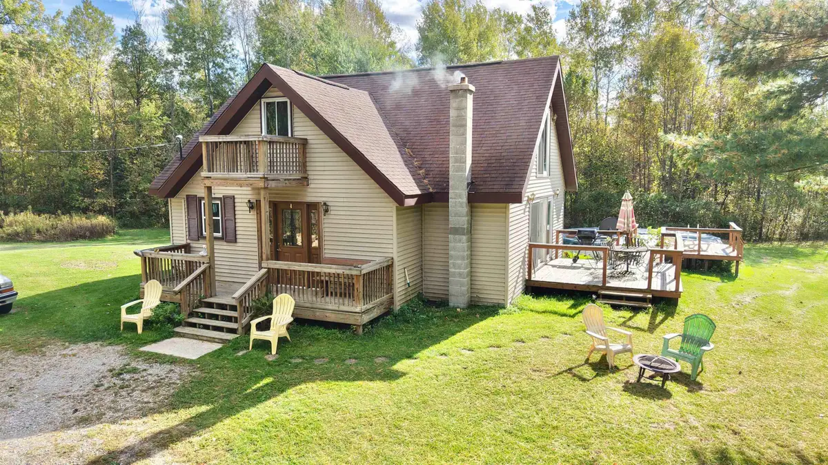 105 E Winegar Rd, Gladwin, MI 48624 - #1