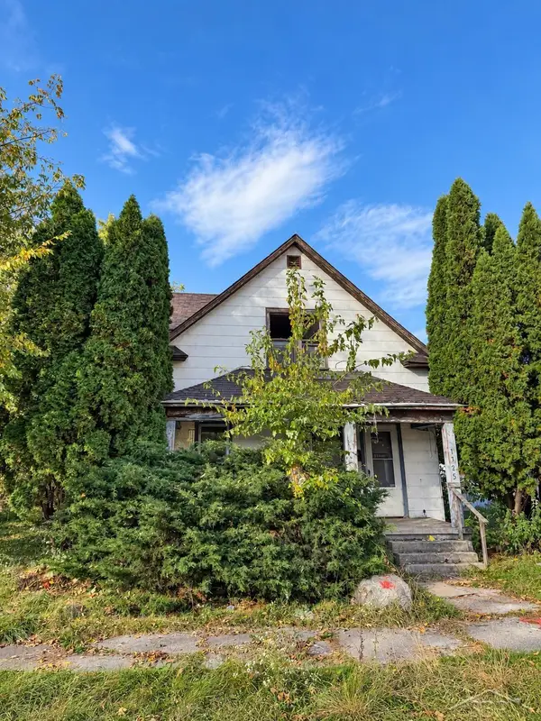 1325 Thurber, Saginaw, MI 48601