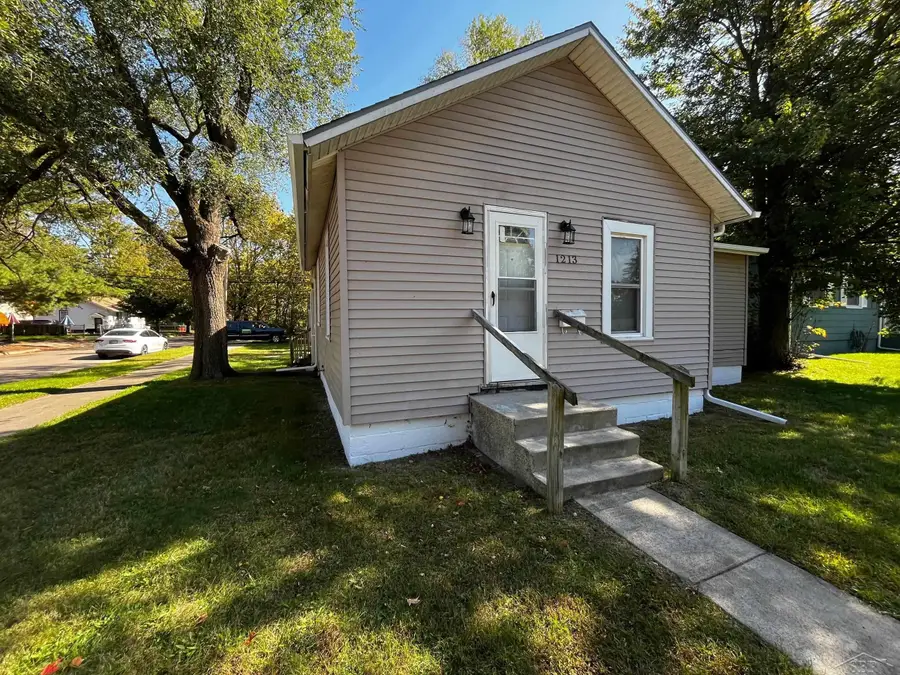 1213 Jennings, Benton Harbor, MI 49022 - #3
