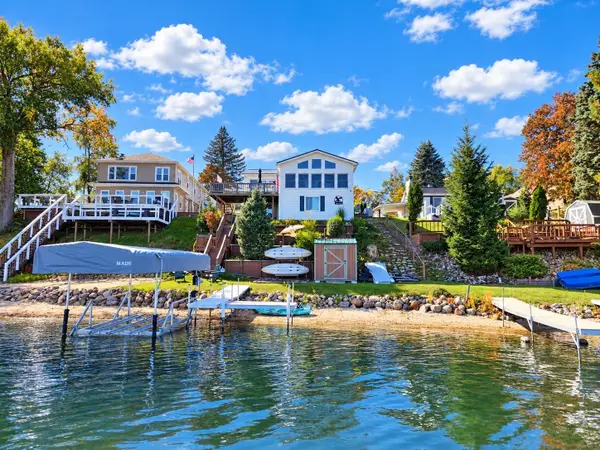 422 N Lake, Harrison, MI 48625
