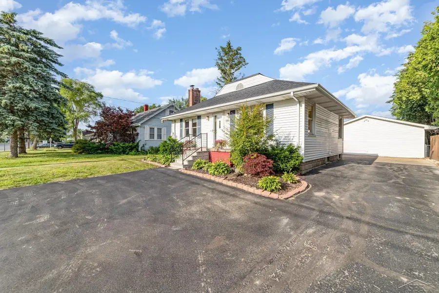 395 S Center, Saginaw, MI 48638 - #2