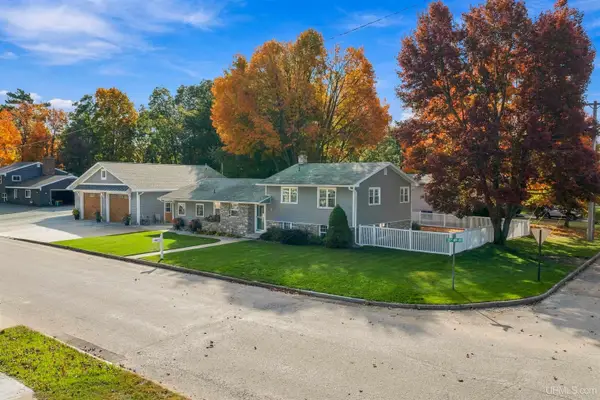 2131 S 25th, Escanaba, MI 49829