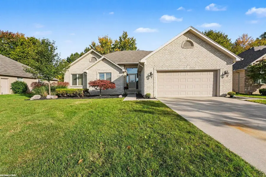 37287 Willow Creek, New Baltimore, MI 48047 - #2