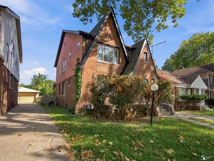 8654 Carlin St, Detroit, MI 48228 - #3