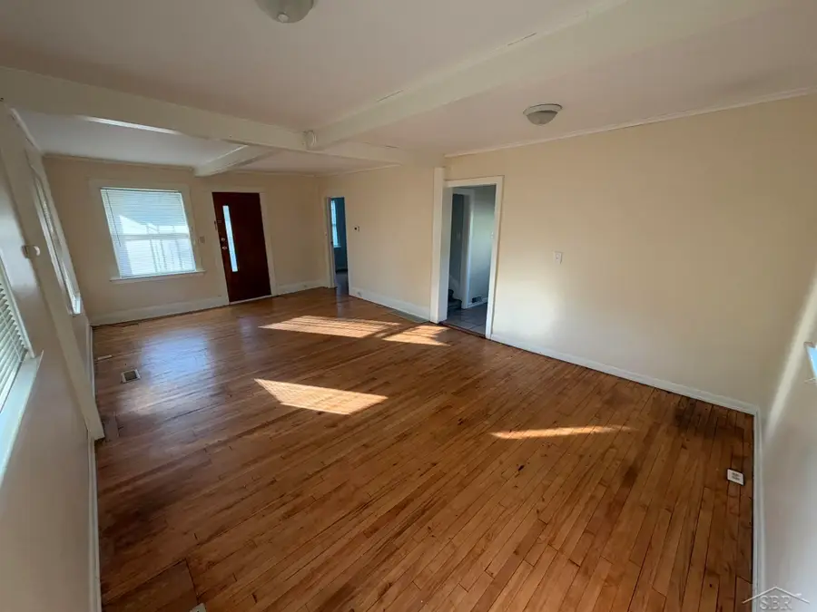 1902 N Clinton, Saginaw, MI 48602 - #3