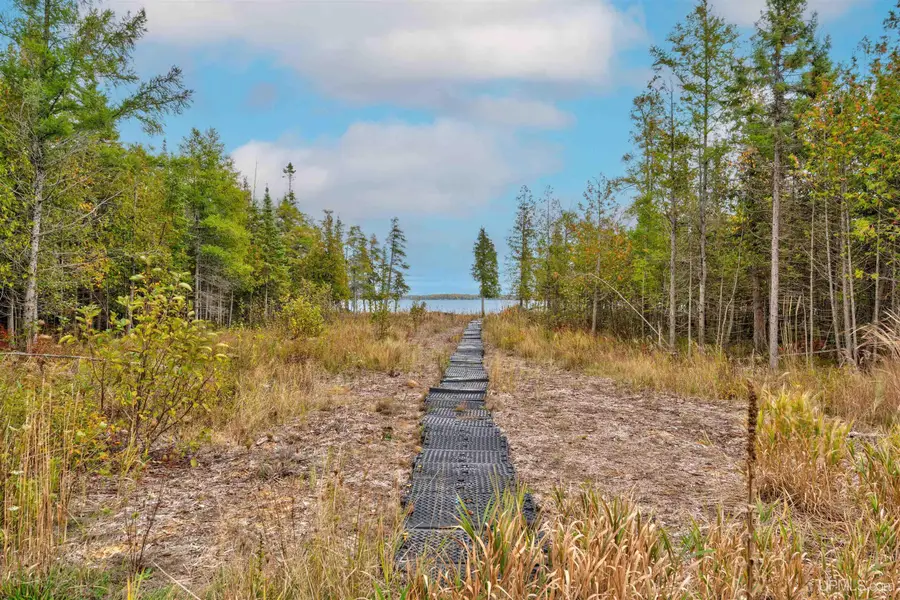 860 W Gulliver Lake, Gulliver, MI 49840 - #3