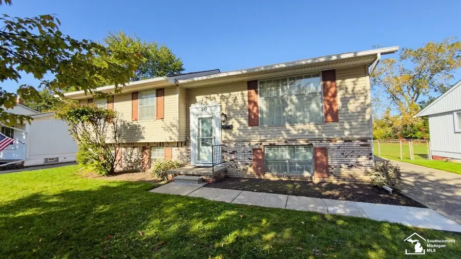 219 Toll, Monroe, MI 48162 - #2