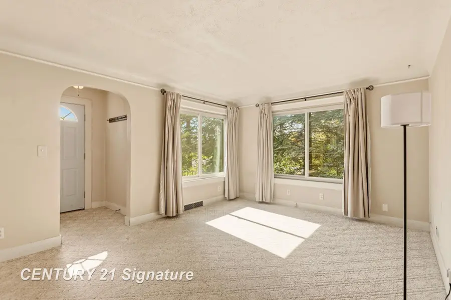2892 Shattuck, Saginaw, MI 48603 - #3