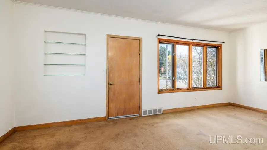 601 Ash, Norway, MI 49870 - #2