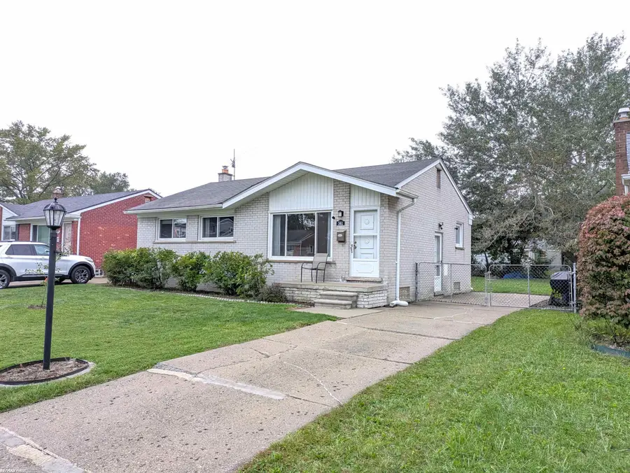 561 Belton, Garden City, MI 48135 - #2