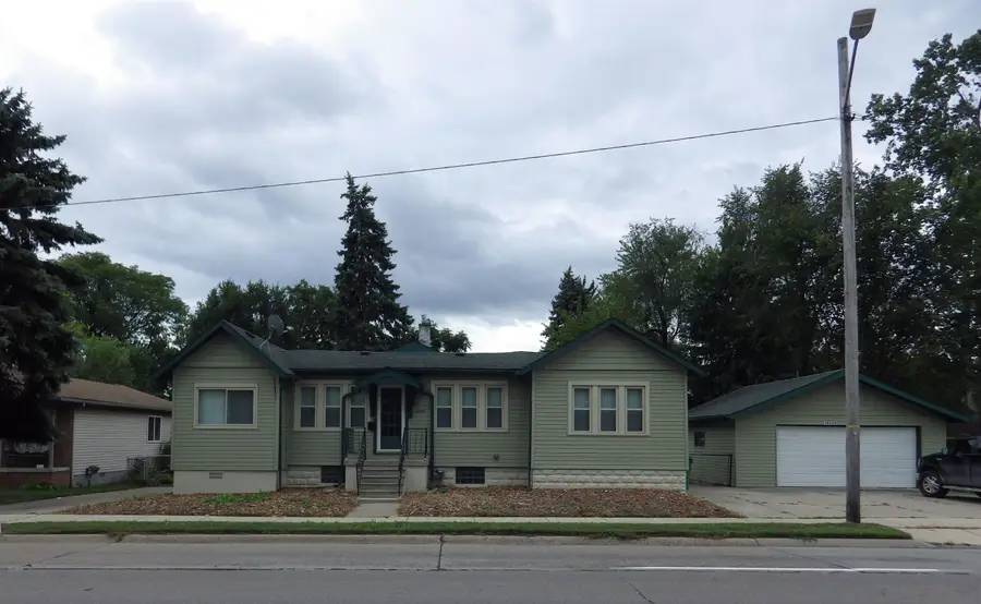 16324 E 10 Mile, Eastpointe, MI 48021 - #2