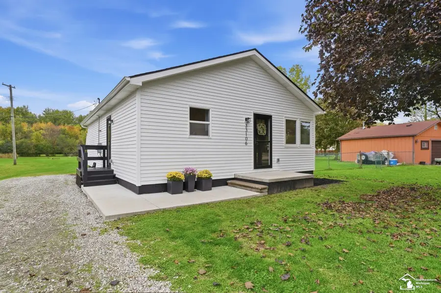 33106 W Jefferson, Brownstown, MI 48173 - #2