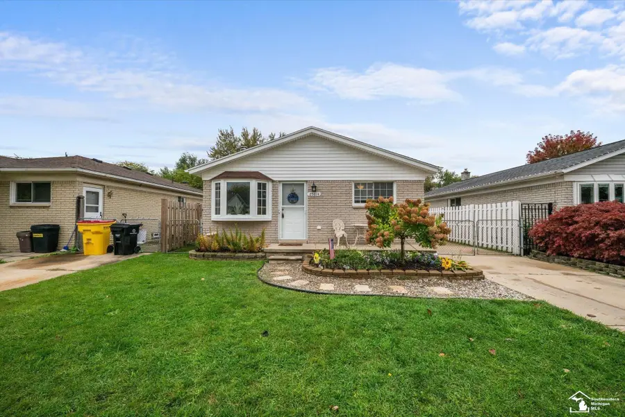 25814 Reeck, Woodhaven, MI 48183 - #3
