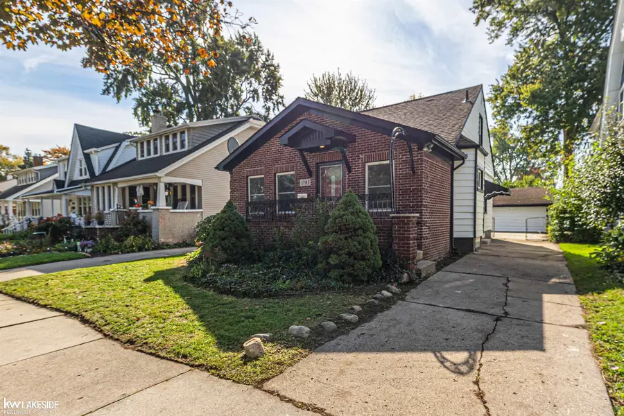 1781 Brys, Grosse Pointe Woods, MI 48236 - #2