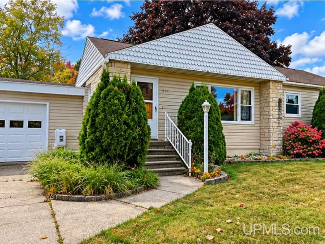 324 E Jewell, Munising, MI 49862 - #1
