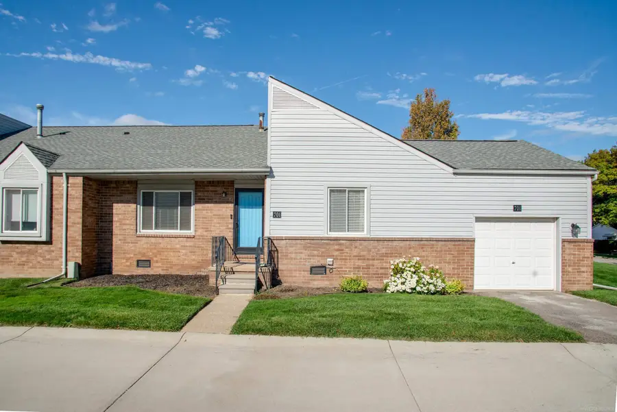 701 Claire Pointe, Saint Clair Shores, MI 48081 - #2