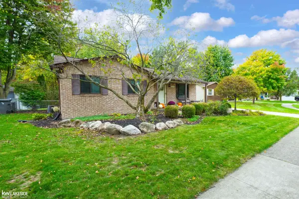 41117 Oak Hill, Clinton Township, MI 48038