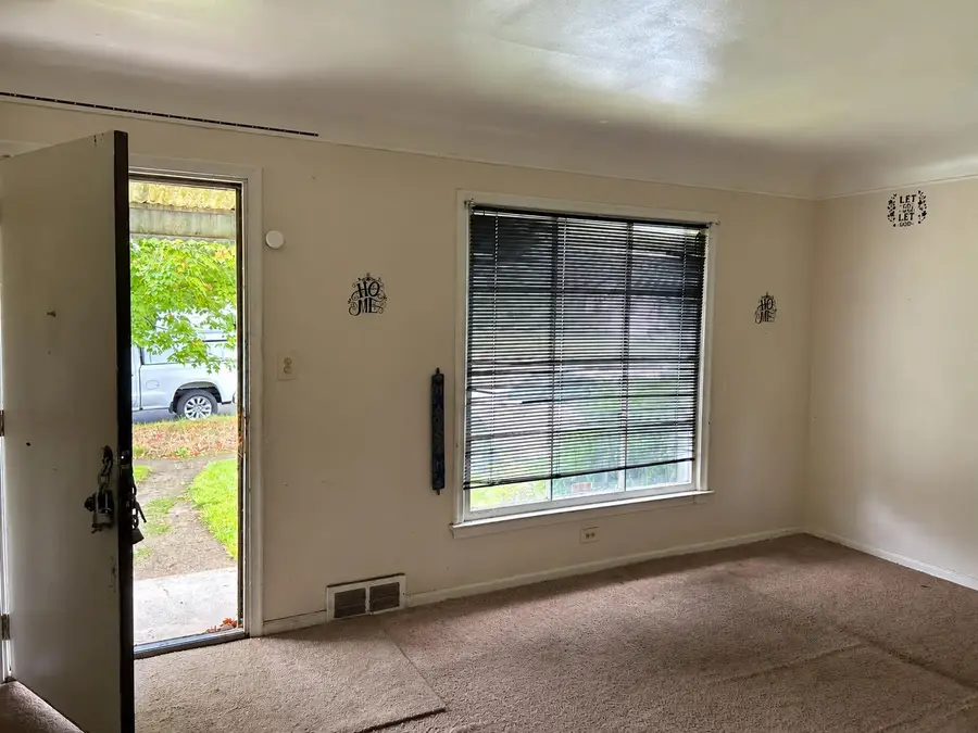 5009 Miami, Flint, MI 48504 - #2