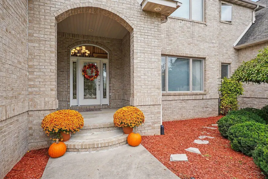 4 Sawmill Creek, Saginaw, MI 48603 - #3