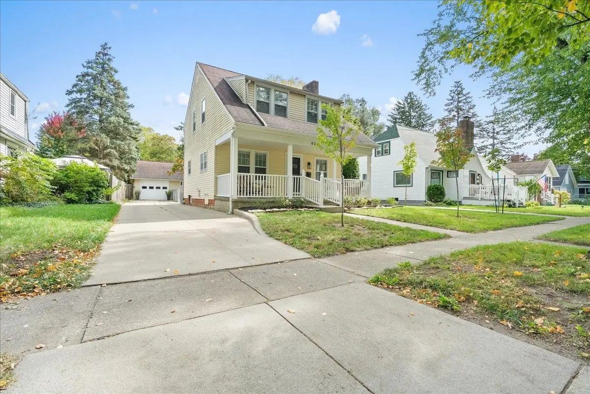 934 N Park, Owosso, MI 48867 - #1