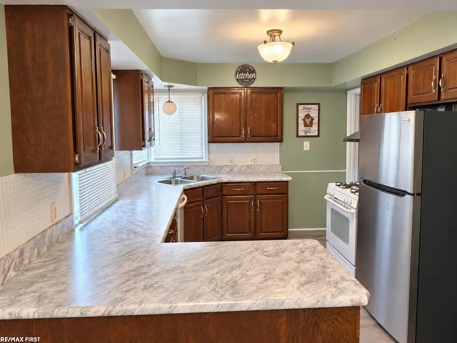 25146 Ronald, Roseville, MI 48066 - #3