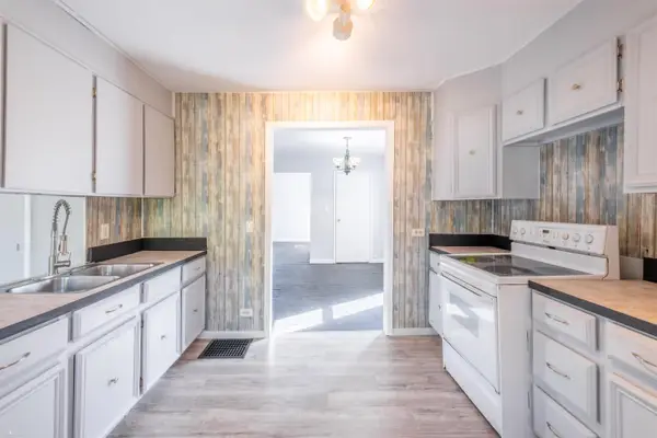 646 Alger, Owosso, MI 48867