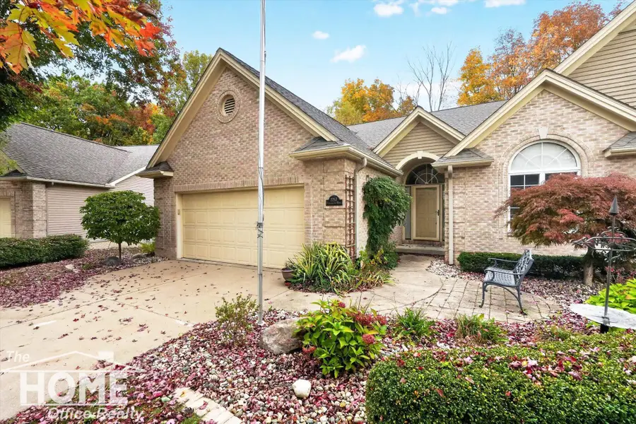 2257 Emeraldwood, Flushing, MI 48433 - #2