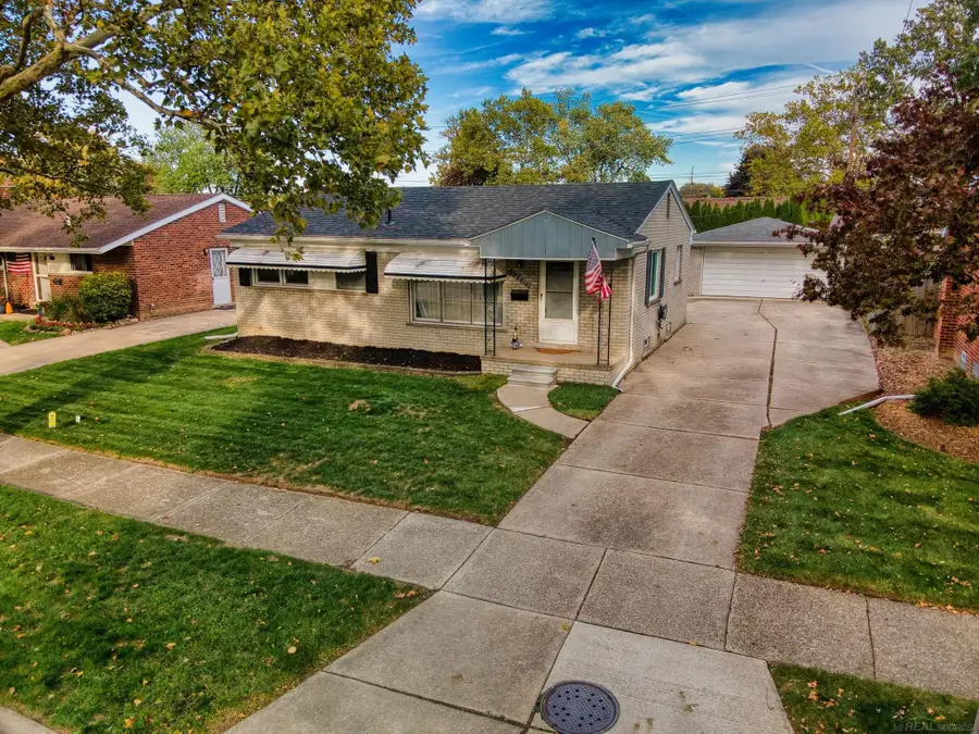29918 Manhattan, Saint Clair Shores, MI 48082 - #2