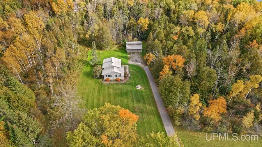9228 Bay Shore, Gladstone, MI 49837 - #2