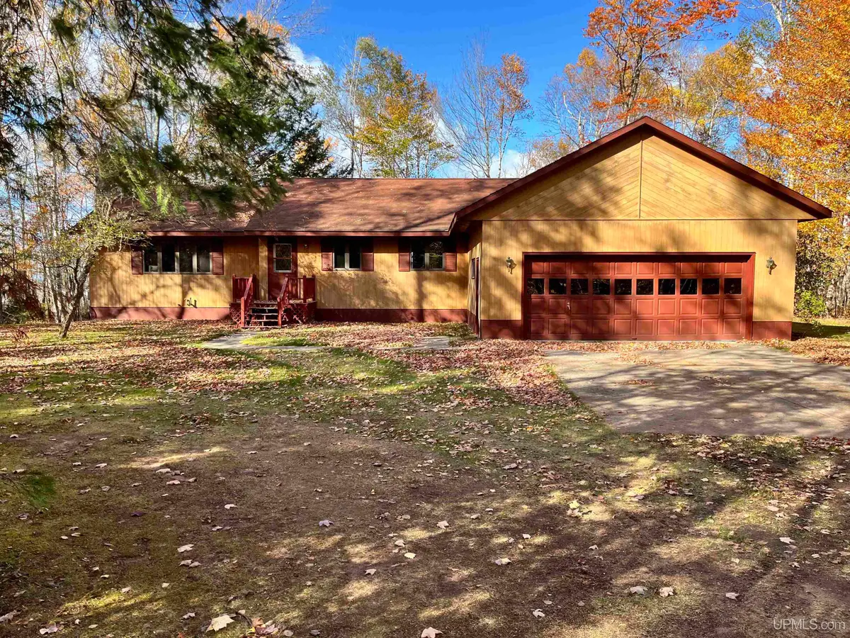 18820 Lakeshore, Ontonagon, MI 49953 - #1