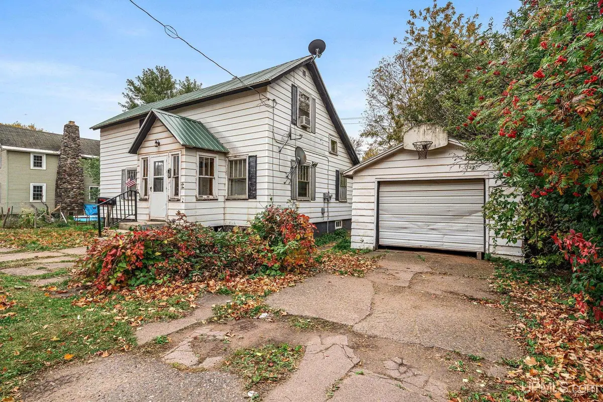 610 Bank, Ishpeming, MI 49849 - #1