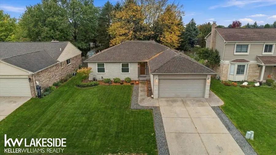 42377 Kingsley, Clinton Township, MI 48038 - #2