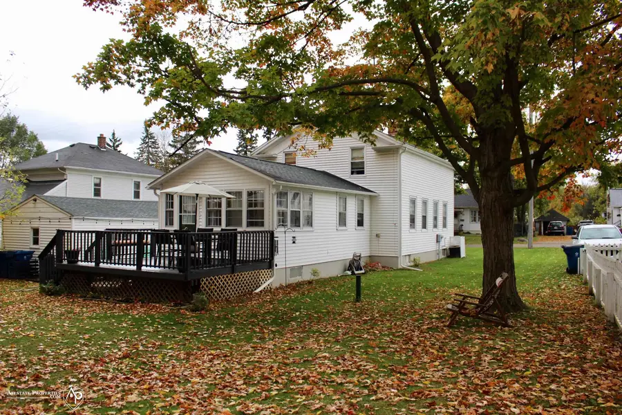 418 Hattie, Grand Blanc, MI 48439 - #2