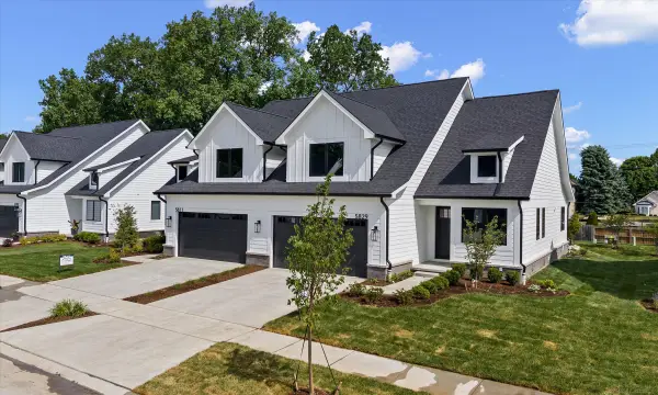 5712 Heights #Unit 11 / Building 6, Sterling Heights, MI 48314