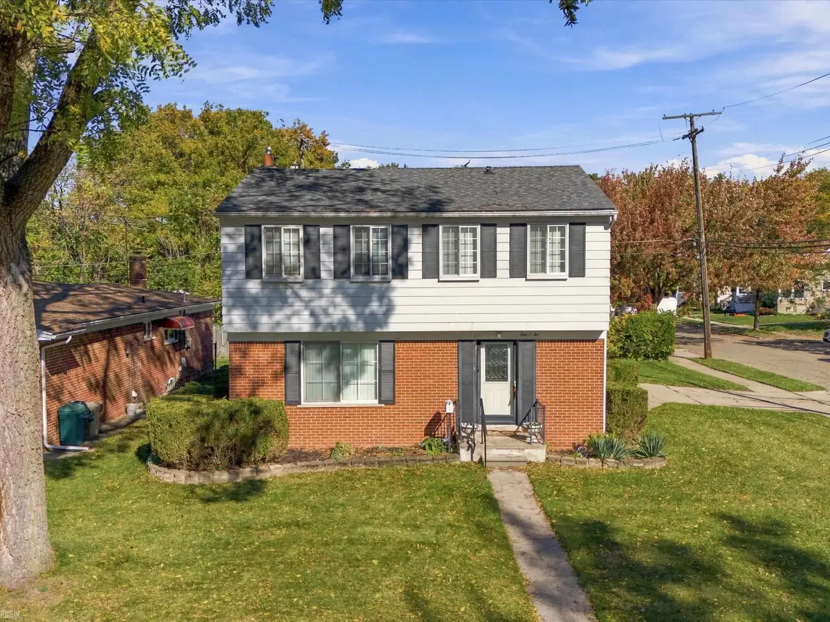 102 Lois, Mount Clemens, MI 48043 - #1