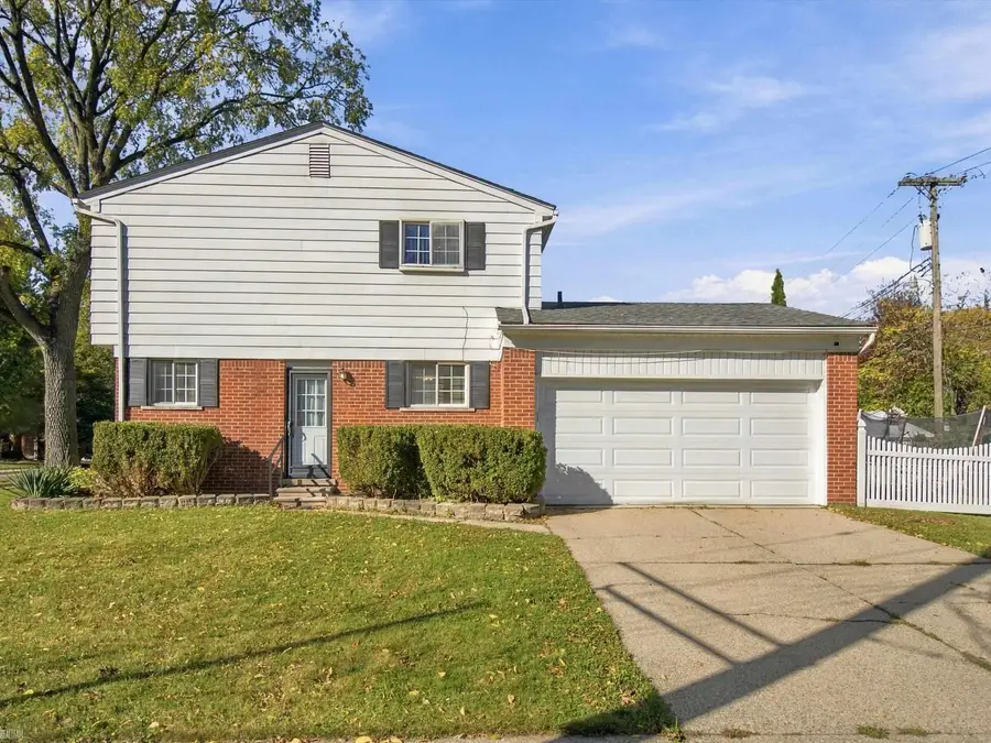 102 Lois, Mount Clemens, MI 48043 - #3