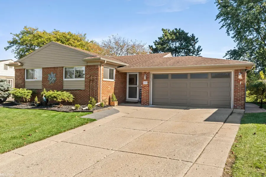 35408 Simon, Clinton Township, MI 48035 - #2