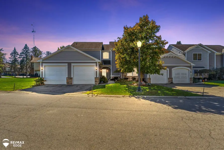 2131 Carriage Hill, Lapeer, MI 48446 - #2