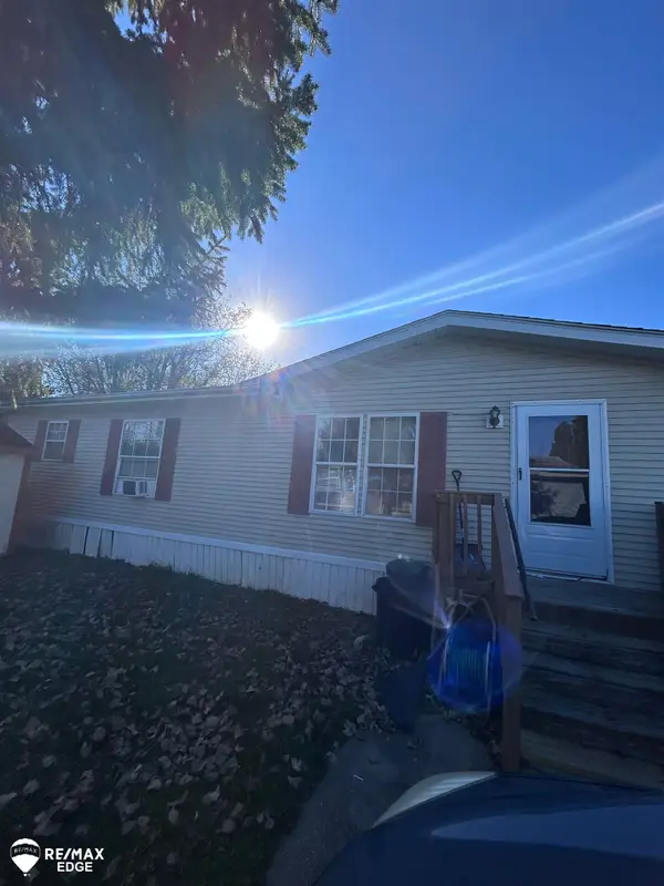 400 Hunt Club, Grand Blanc, MI 48439