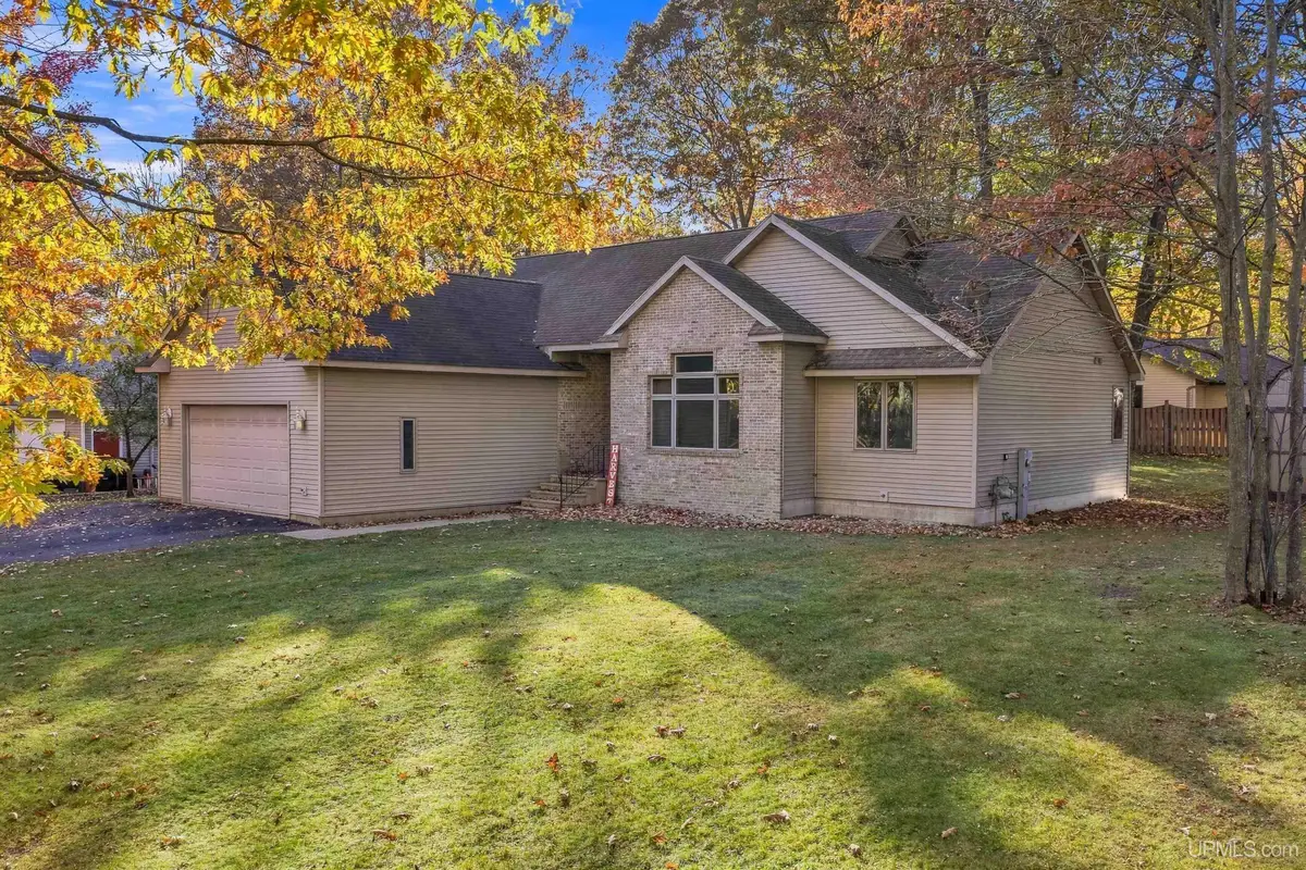 25 Sandy, Gladstone, MI 49837 - #1