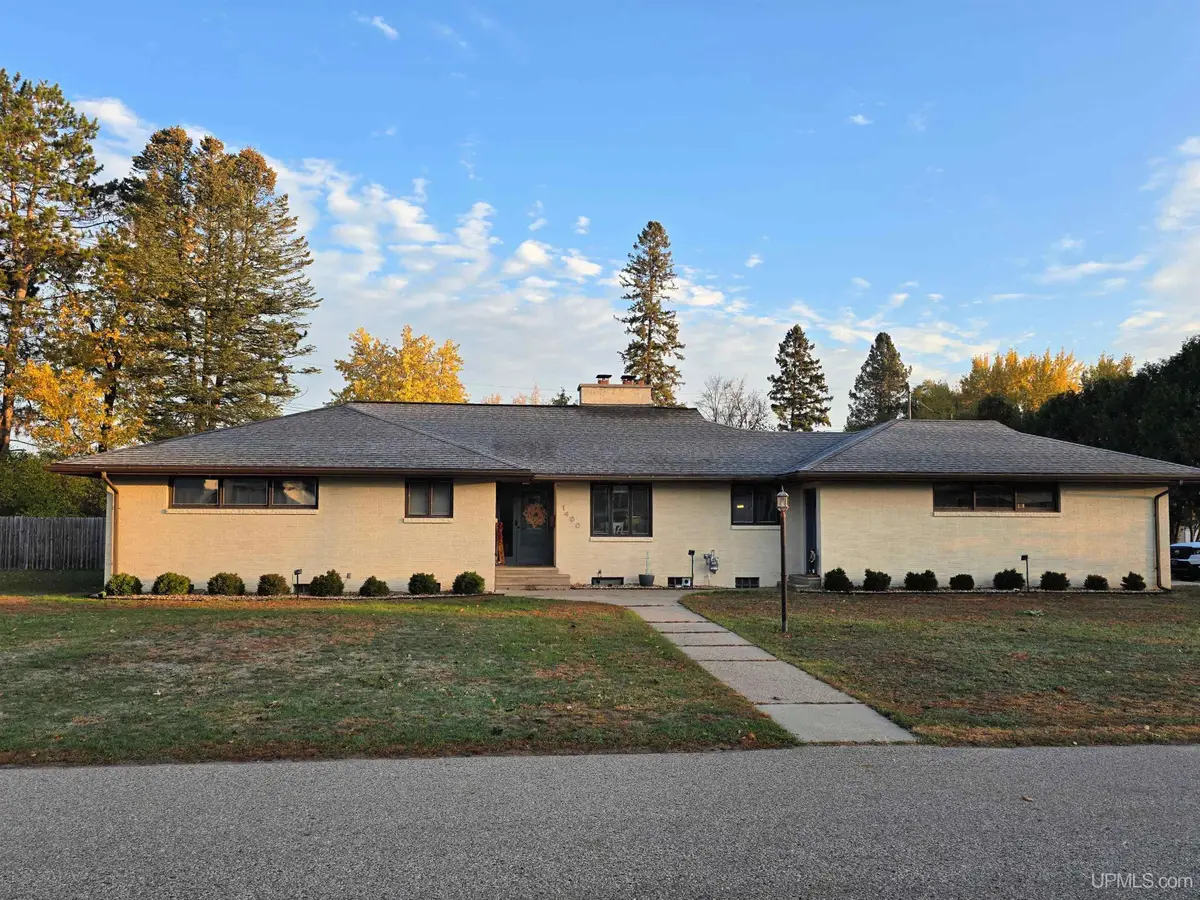 1400 W B, Iron Mountain, MI 49801 - #1