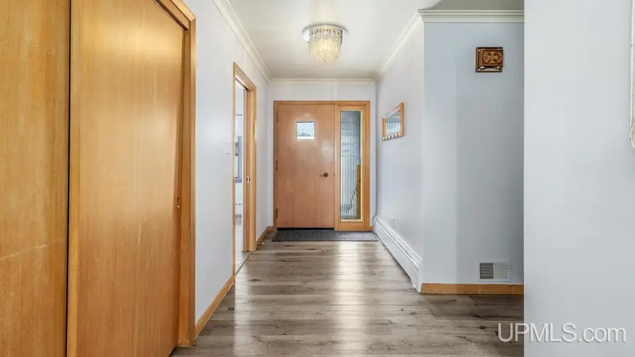 1400 W B, Iron Mountain, MI 49801 - #2