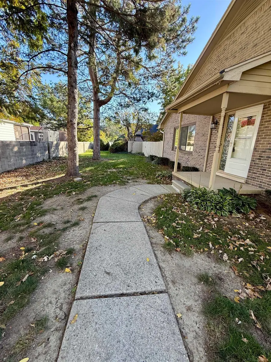 42348 W Leo, Clinton Township, MI 48038 - #2