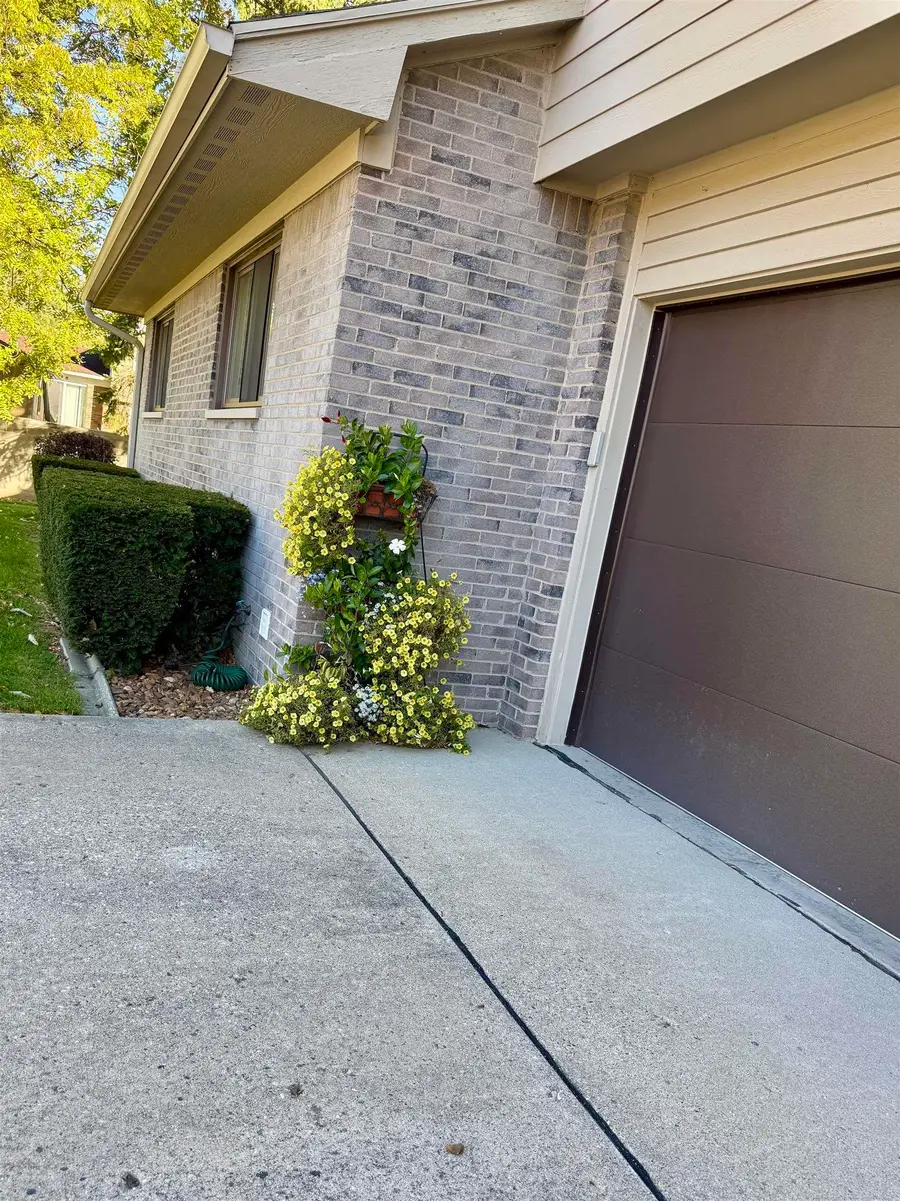 42348 W Leo, Clinton Township, MI 48038 - #3