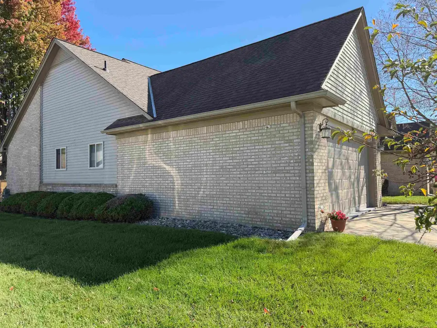 37750 Pebble Pointe, Clinton Township, MI 48038 - #2