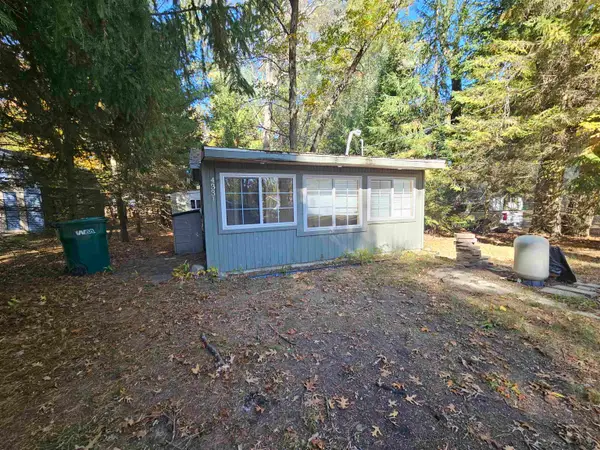4331 Oak Beach, Harrison, MI 48625
