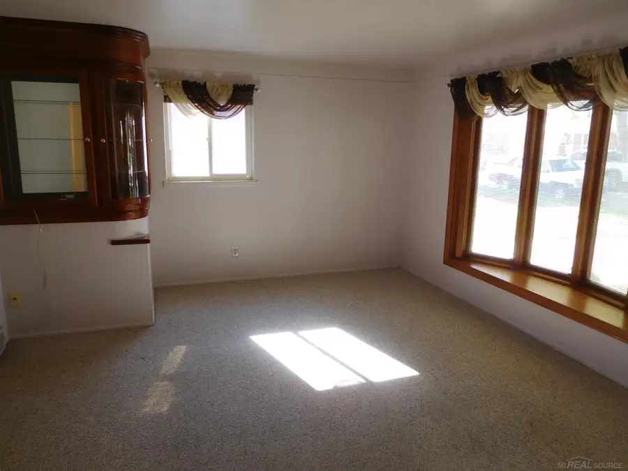 27060 Norma, Warren, MI 48093 - #2