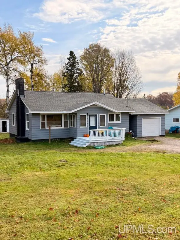 16 Old Co Rd 480, Negaunee, MI 49866